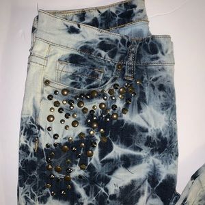 ✨Reduced - BDG MID RISE TWIG ANKLE acid washed/stud jeans 👖